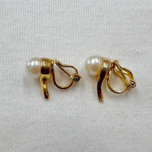 Vintage Pearl Jewelry Set – Gold Tone Necklace & Clip-On Earrings with Gift Box