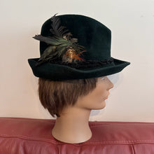 Vintage Dark Green Felt Hat | Feather Trimmed Alpine Style (55cm)