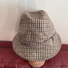 Vintage Tweed Cap | Brown & Cream Houndstooth Newsboy Hat | European Vintage | 53cm