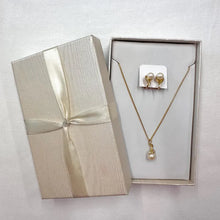 Vintage Pearl Jewelry Set – Gold Tone Necklace & Clip-On Earrings with Gift Box
