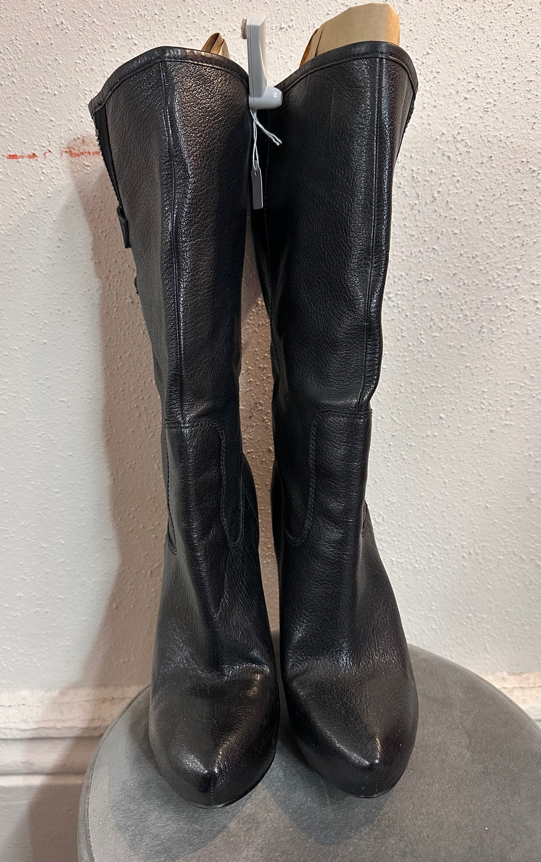 Black Leather High-Heel Zip-Detail Boots