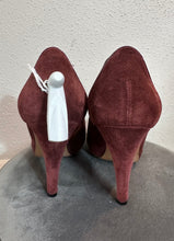 Burgundy Suede Bow-Front Platform Heels – Vintage Classic