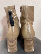 Vintage 90s Beige Leather Ankle Boots – Wooden Block Heel