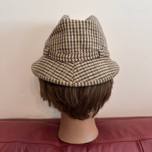 Vintage Tweed Cap | Brown & Cream Houndstooth Newsboy Hat | European Vintage | 53cm