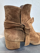 Vintage Tan Suede Ankle Boots – Boho Block Heel Style