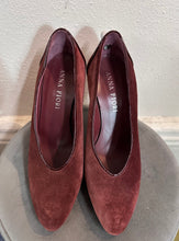 Burgundy Suede Bow-Front Platform Heels – Vintage Classic