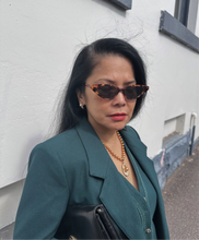 Vintage Teal Two-Piece Set – Structured Jacket & Scallop-Trimmed Vest