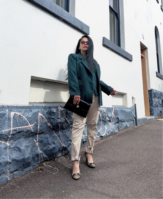 Vintage Teal Two-Piece Set – Structured Jacket & Scallop-Trimmed Vest