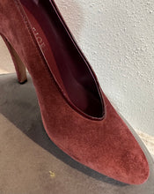 Burgundy Suede Bow-Front Platform Heels – Vintage Classic