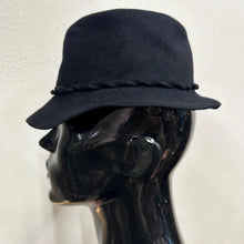 Vintage Inga Monzer Black Felt Style Hat Feather Trim Size 55