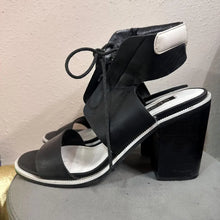 Vintage Black Leather Lace-Up Heeled Sandals / Chunky Block Heel / Minimalist Strappy Shoes / EU 40 US 9 AU 9 / 90s Style