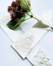 Vintage Pearl Lace Gloves